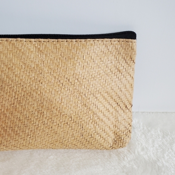 NORDSTROM Straw Beauty Tan Black Cosmetic Makeup Bag With Tassel - Picture 4 of 11